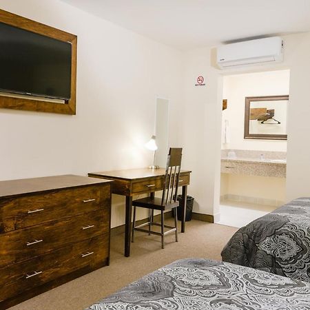 Hotel Trebol Inn Nuevo Casas Grandes Bagian luar foto