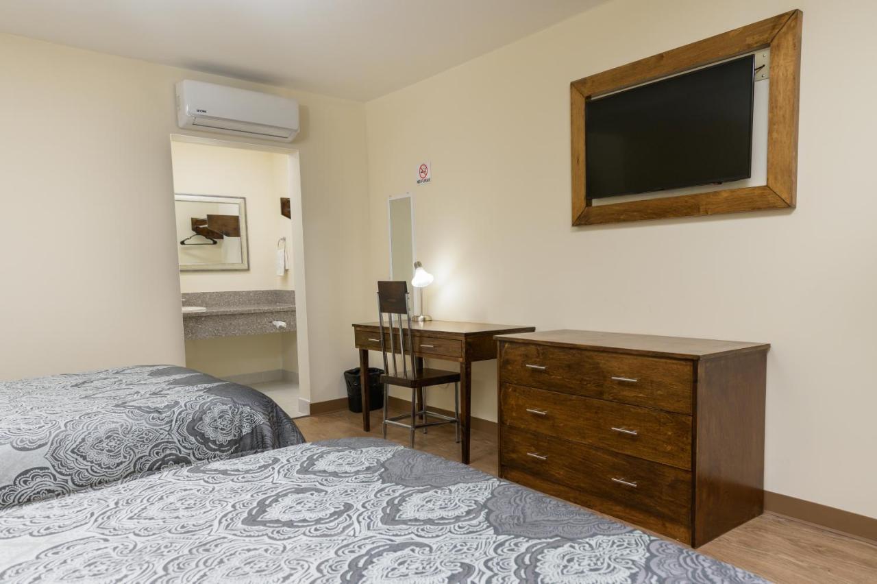 Hotel Trebol Inn Nuevo Casas Grandes Bagian luar foto